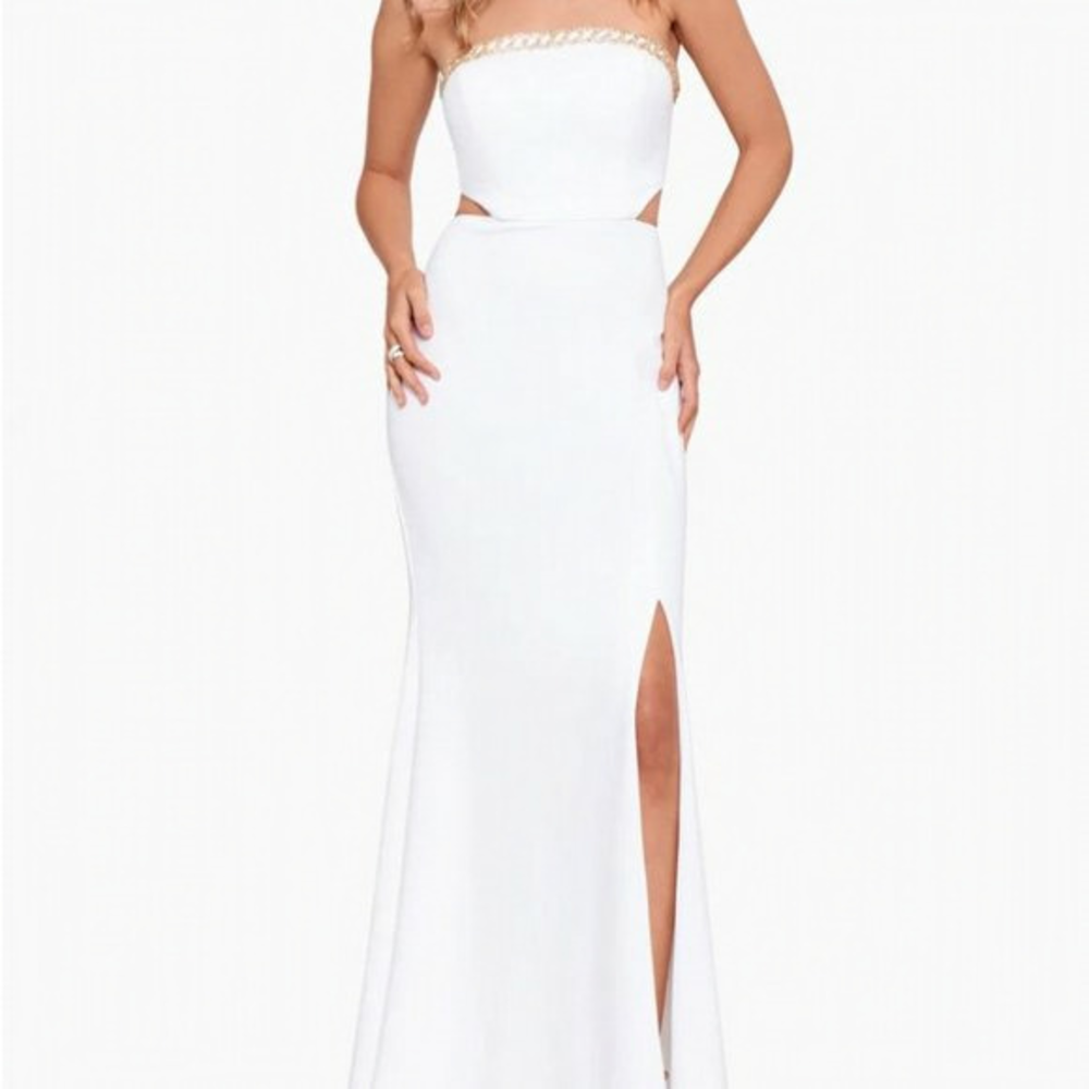 NWOT XSCAPE "Amabella" Long Lace Up Scuba Crepe‎ Trim Dress in White (6)